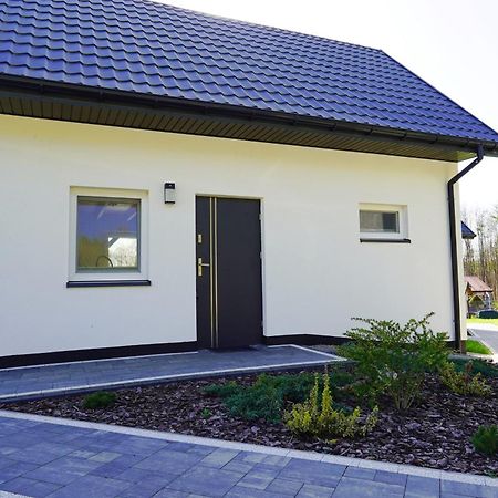 Dom Wypoczynkowy Lesny Zakatek Nad Jeziorem Goscino Exterior photo